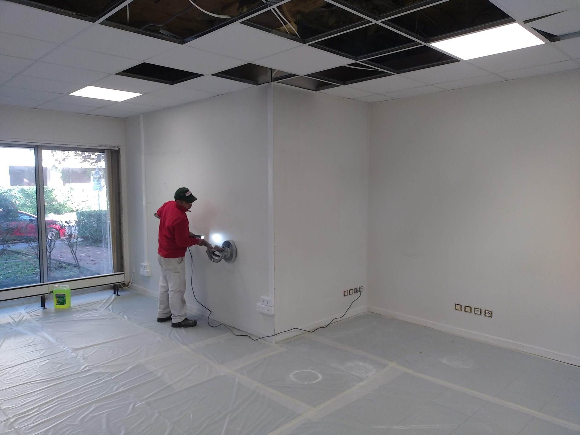 <h1>PEINTURE<br> <span>rénovation</span></h1>