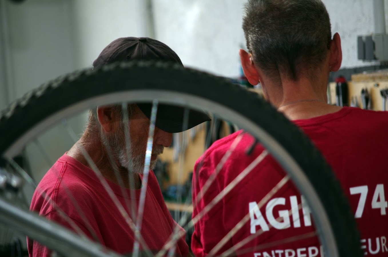 <h1>ATELIER VÉLO<br> <span>Au Biclou Solidaire</span></h1>